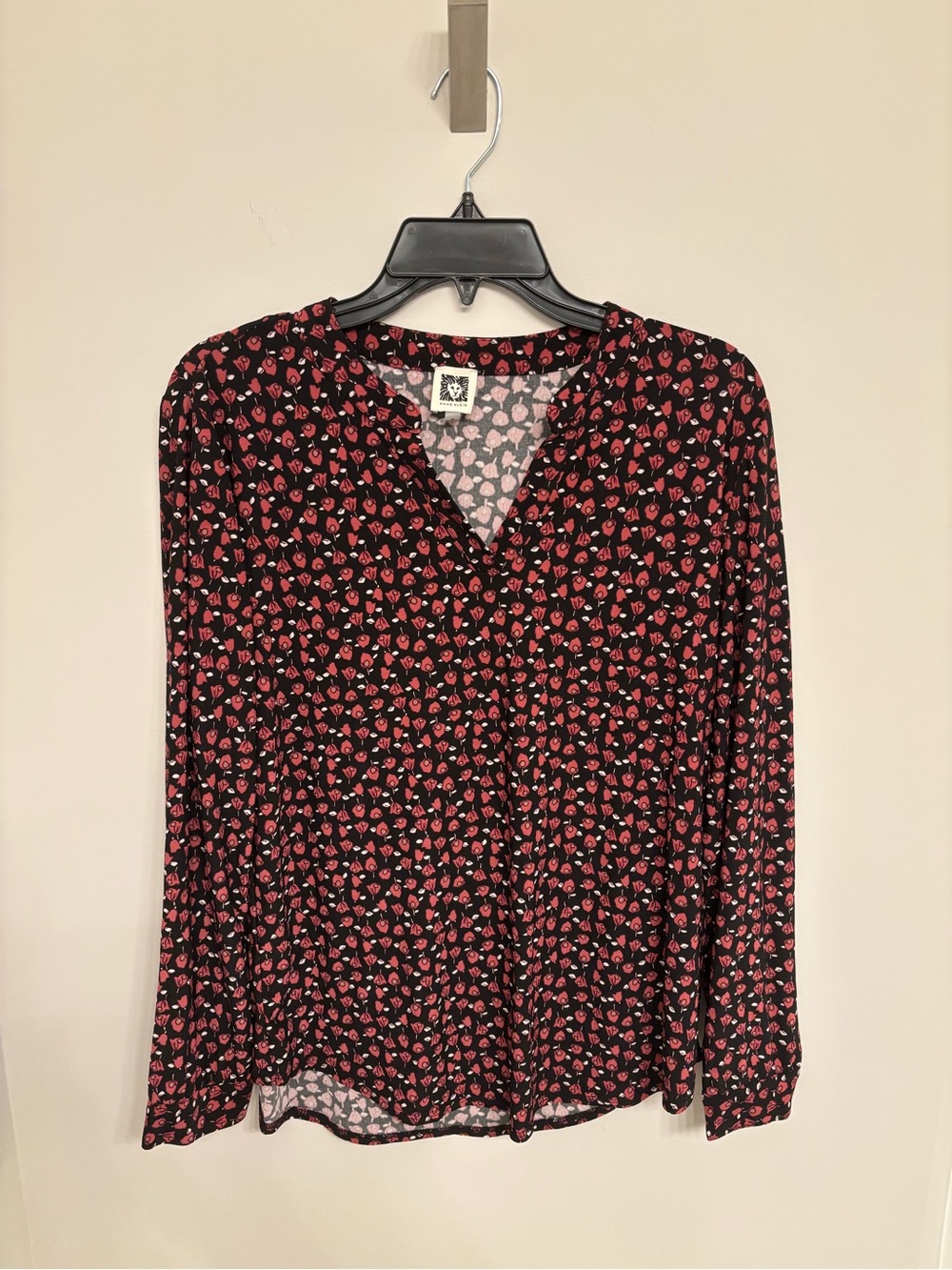 Anne Klein Black Floral V-Neck Long-Sleeve Blouse